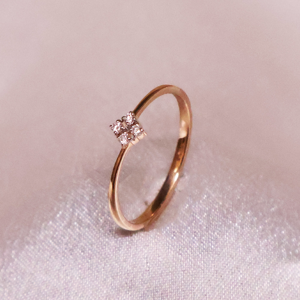 DIAMOND RING